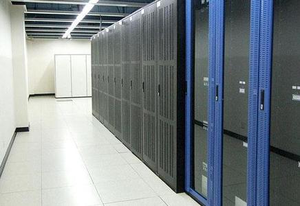 站長(cháng)，你還在用美國主機嗎？